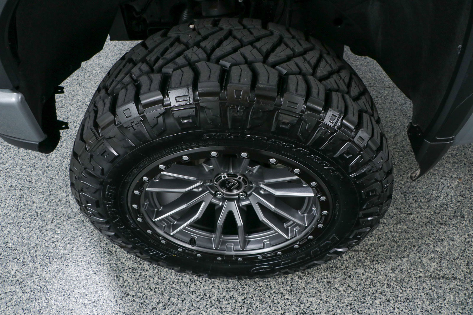Used 2024 GMC Sierra 1500 AT4 w/ Technology Package image 12