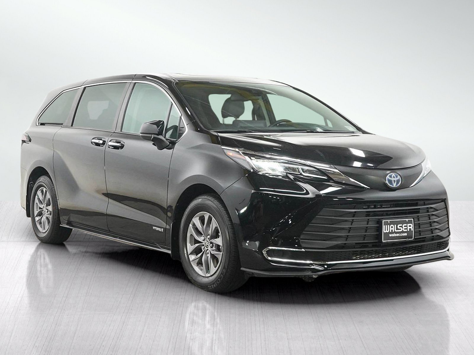 Used 2021 Toyota Sienna XLE AWD/4WD image 7