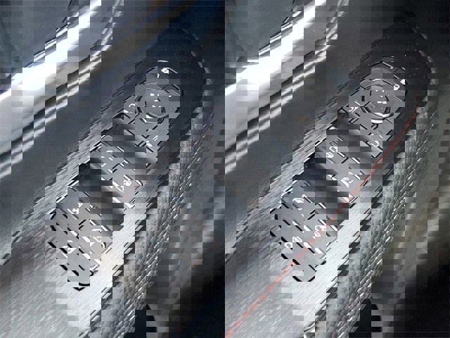 New 2025 Nissan Kicks SR image 11