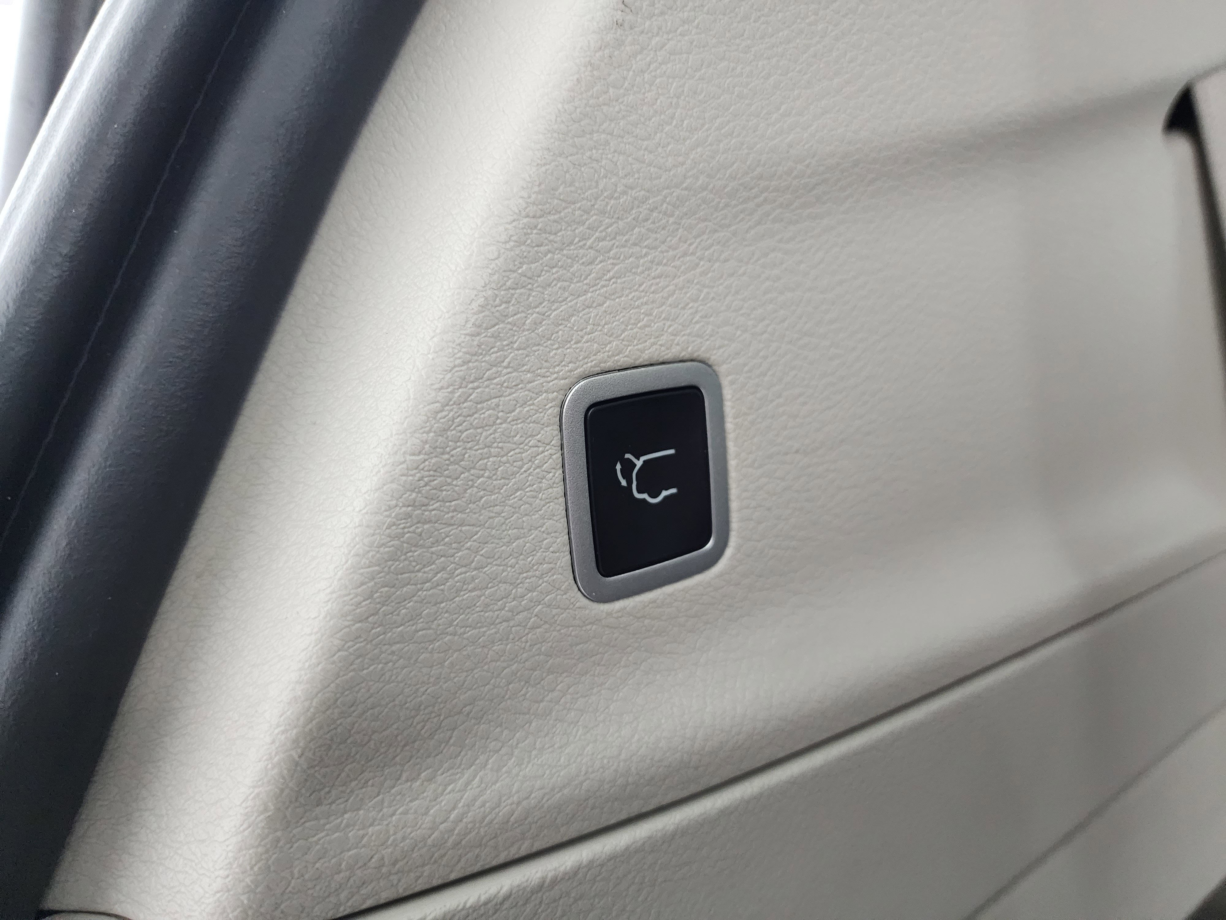 Used 2024 Chrysler Pacifica Touring-L FWD image 30