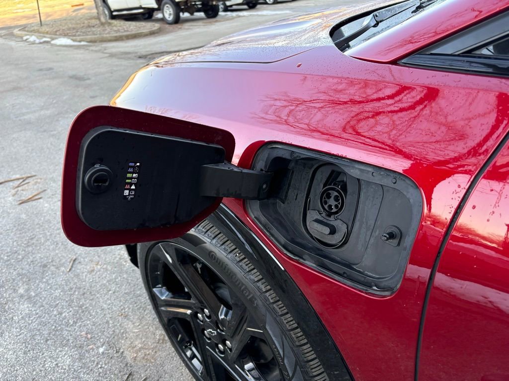 Used 2025 Chevrolet Equinox EV RS image 13