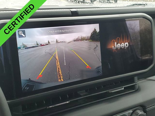 Used 2025 Jeep Gladiator Sport w/ Premium Package image 15