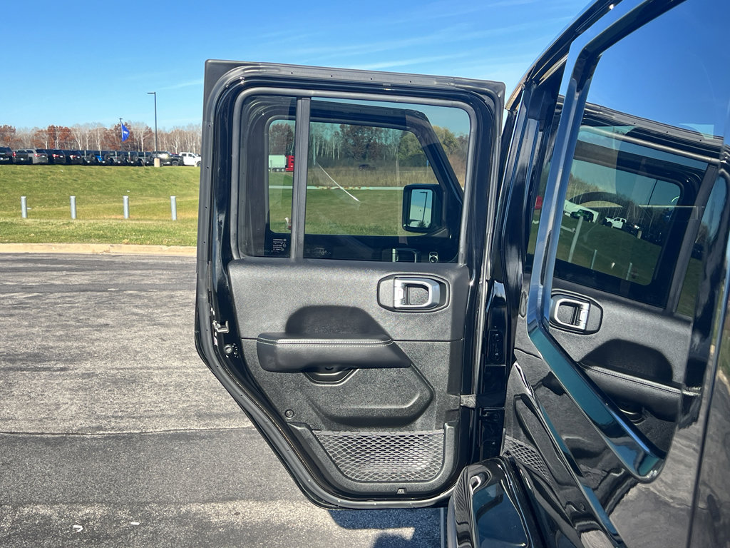 Used 2021 Jeep Wrangler Unlimited Sahara w/ Uconnect 4C Nav & Sound Group image 39