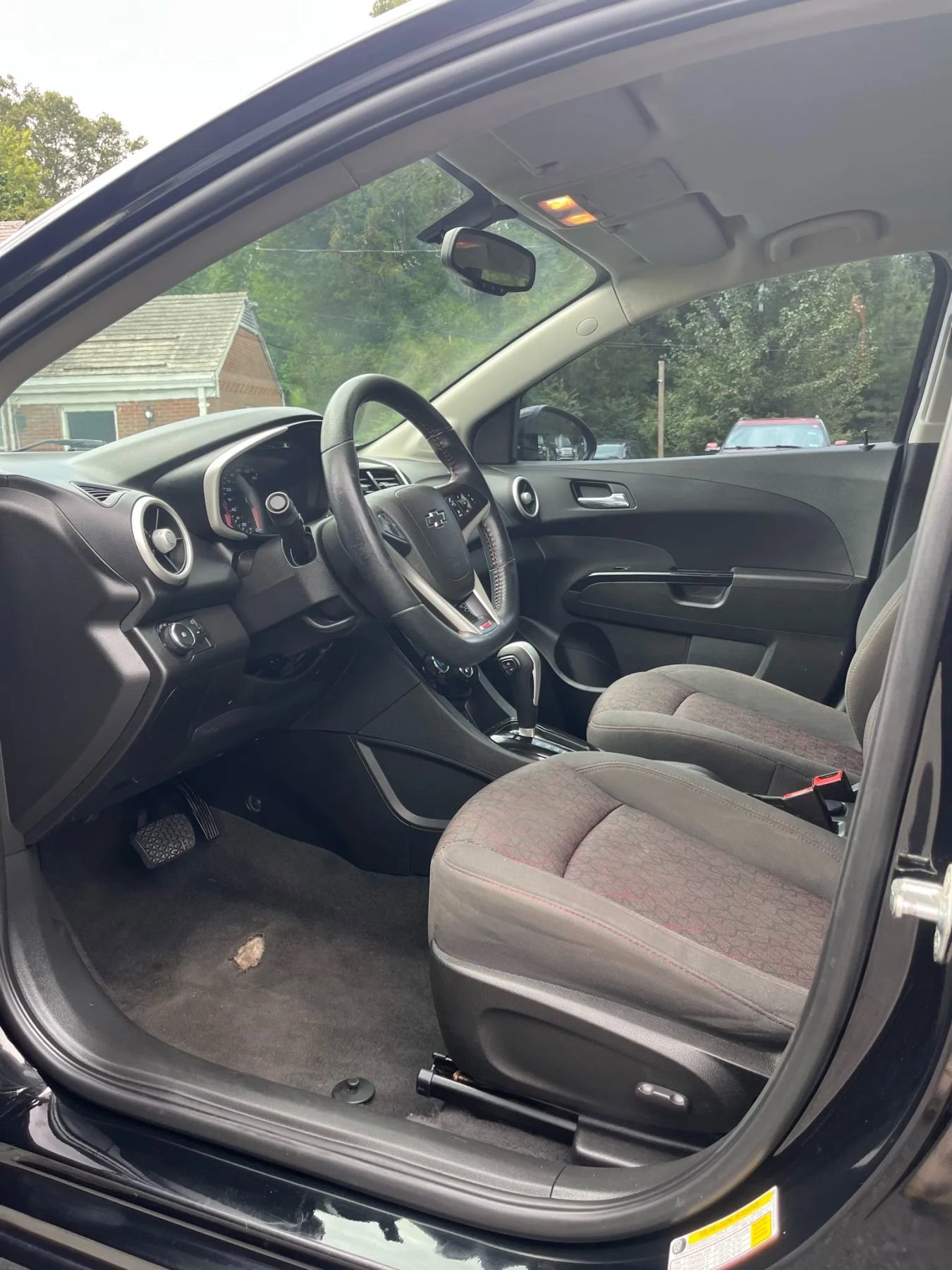 Used 2018 Chevrolet Sonic LT w/ Convenience Package image 12