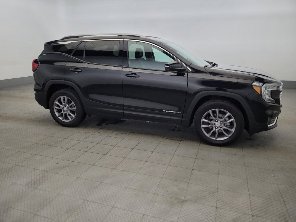 Used 2024 GMC Terrain SLT image 11