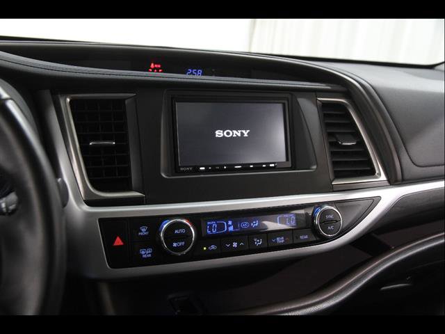 Used 2019 Toyota Highlander Limited AWD/4WD image 9