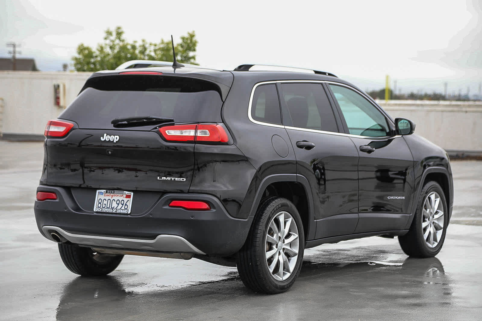 Used 2018 Jeep Cherokee Limited image 5
