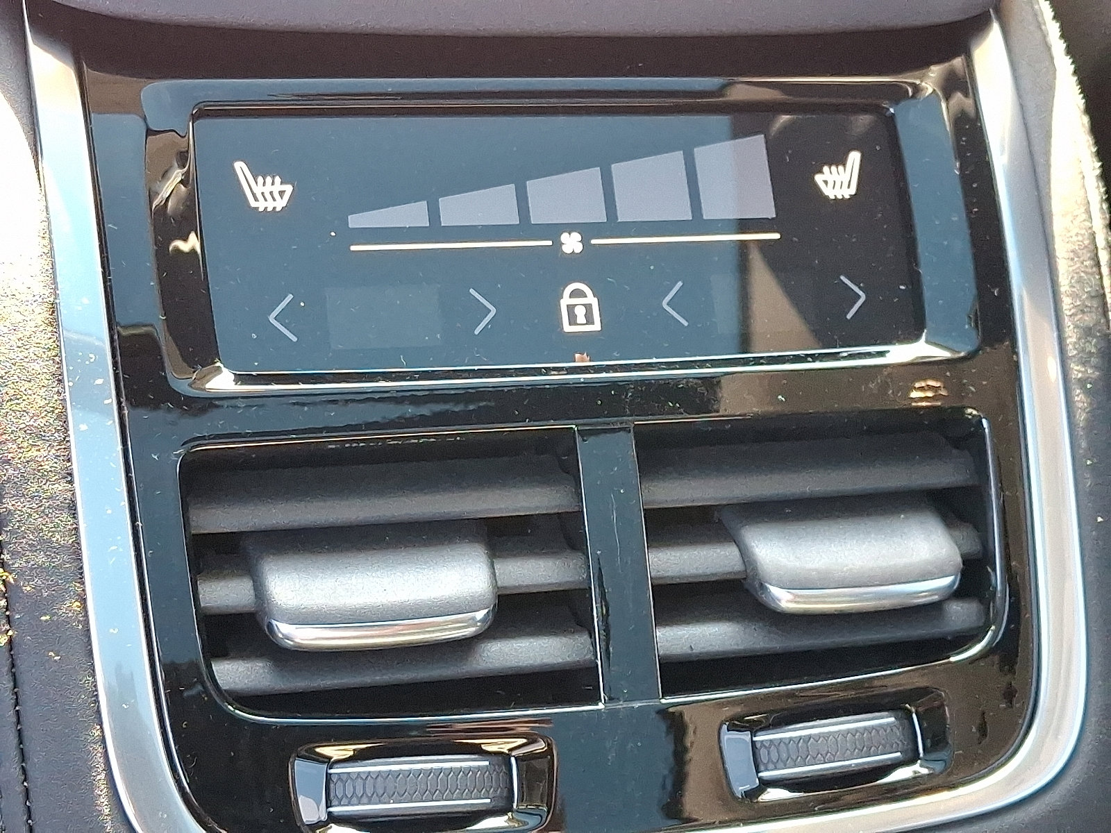 New 2026 Volvo XC90 B6 Ultra image 7