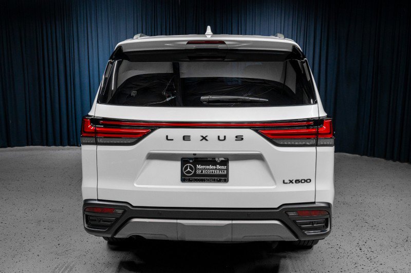 Used 2026 Lexus LX 600 4WD w/ Accessory Package (2T) image 9