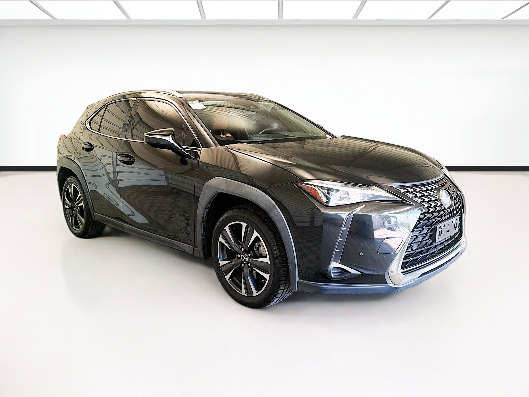 Used 2021 Lexus UX 200 w/ Accessory Package (Z1) FWD image 3