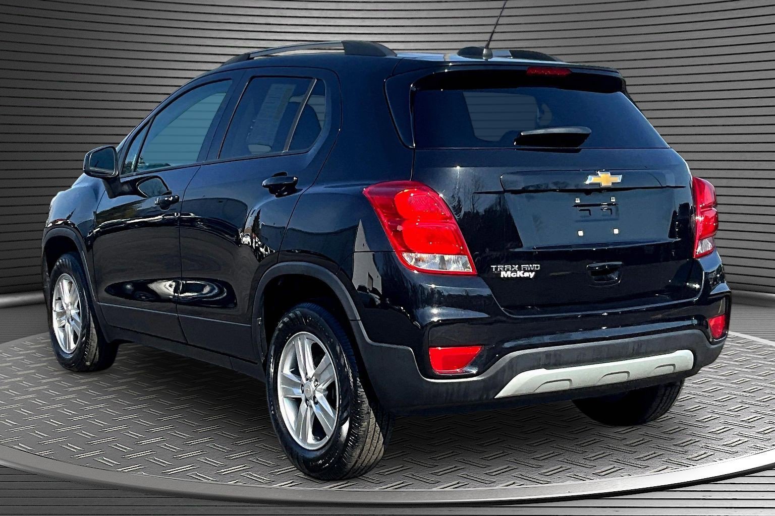 Used 2022 Chevrolet Trax LT w/ LT Convenience Package image 4