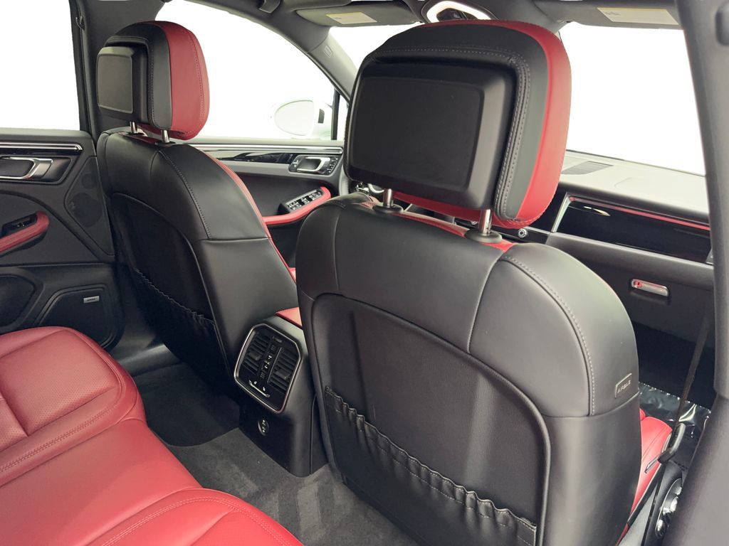 Used 2022 Porsche Macan AWD/4WD image 40