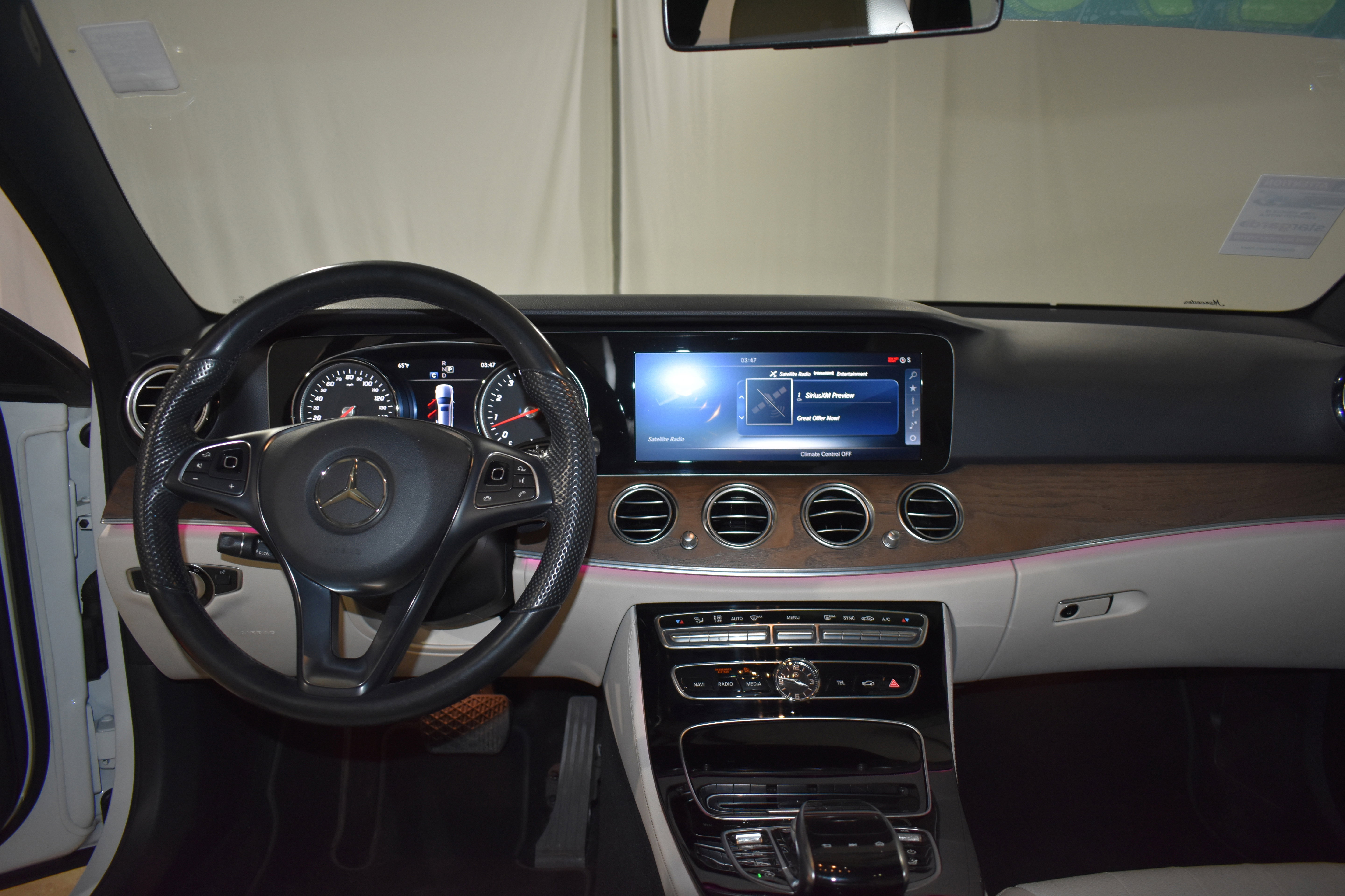 Used 2017 Mercedes-Benz E 400 4MATIC Wagon image 33