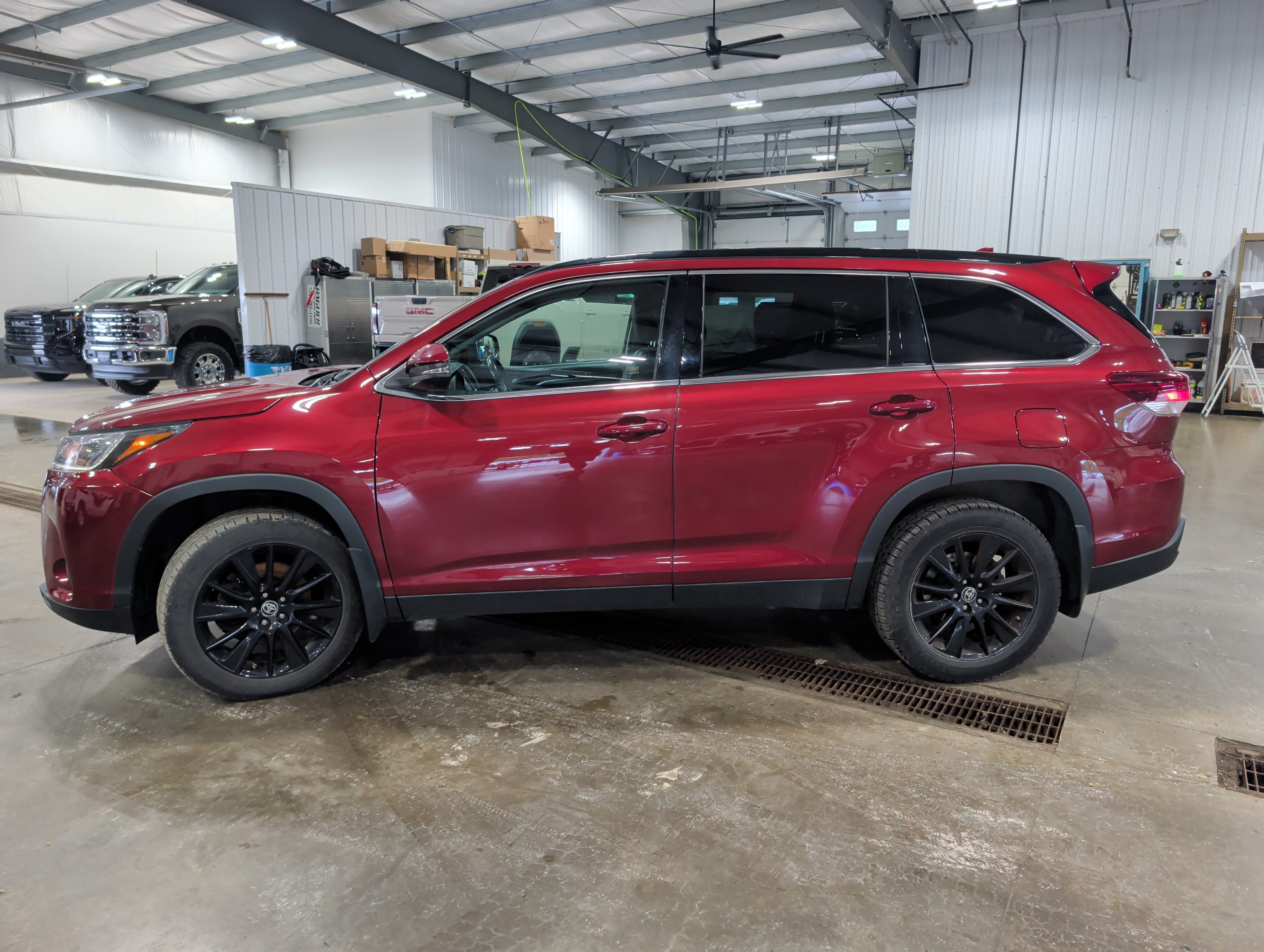 Used 2019 Toyota Highlander SE AWD/4WD image 5