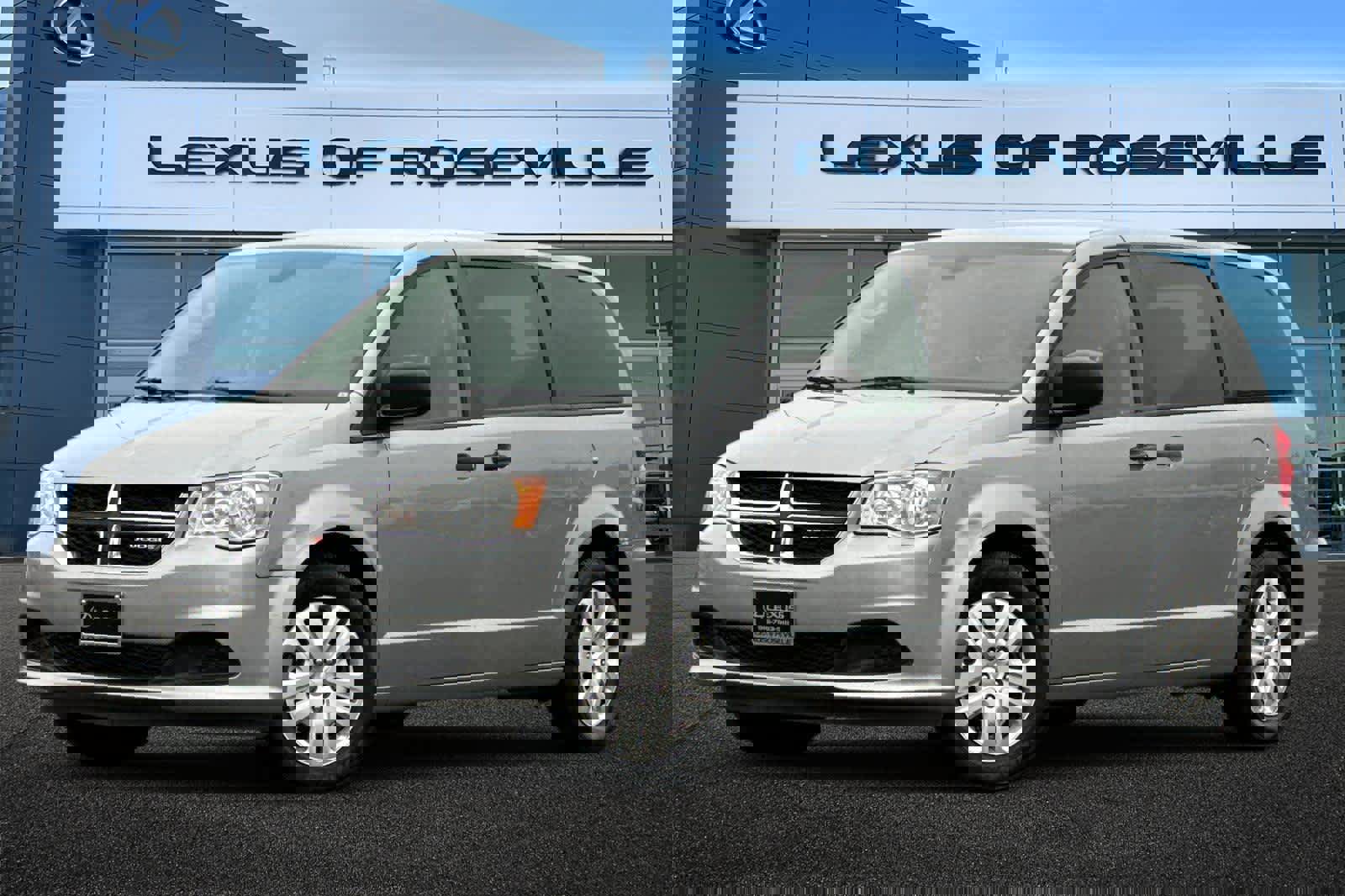 Used 2019 Dodge Grand Caravan SE w/ UConnect Hands-Free Group