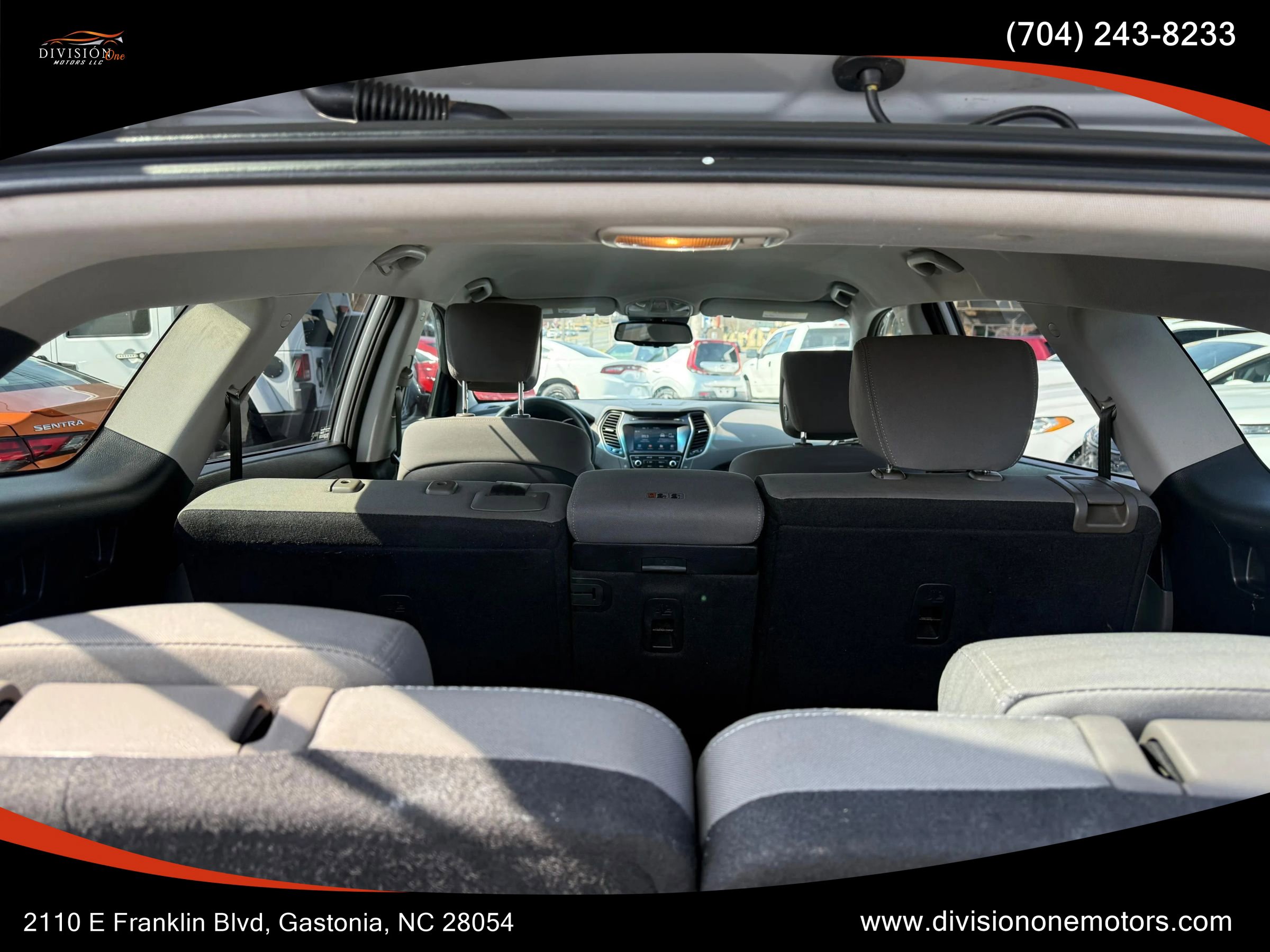 Used 2017 Hyundai Santa Fe SE FWD image 10