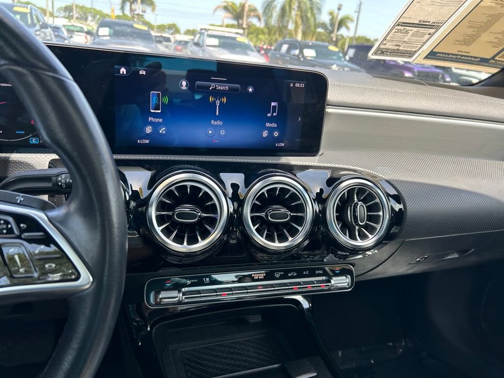 Used 2025 Mercedes-Benz CLA 250 image 33