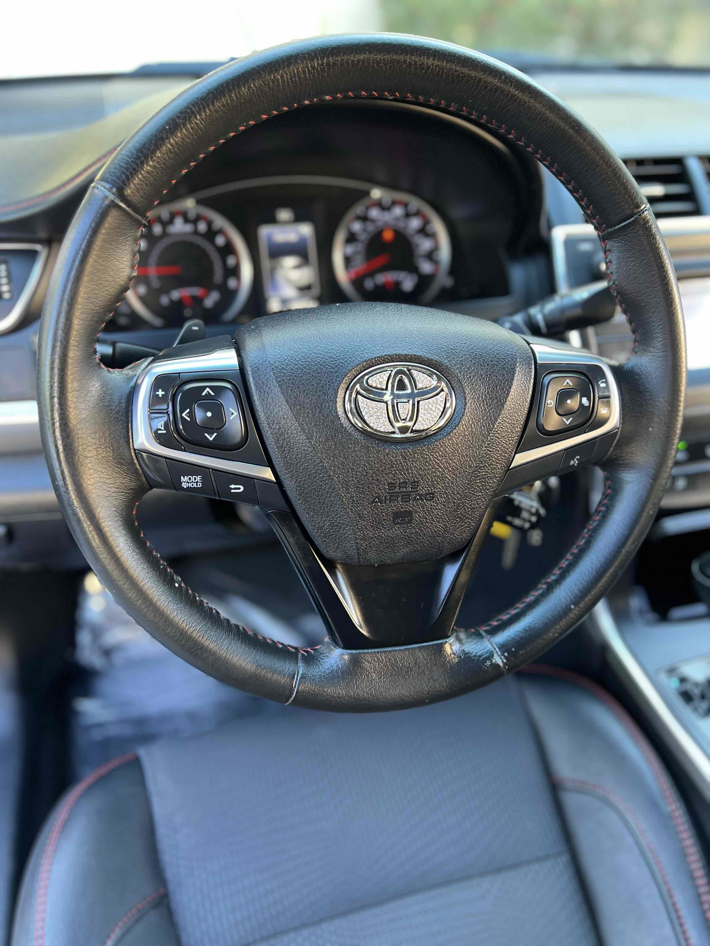 Used 2017 Toyota Camry SE w/ Moonroof Package FWD image 31