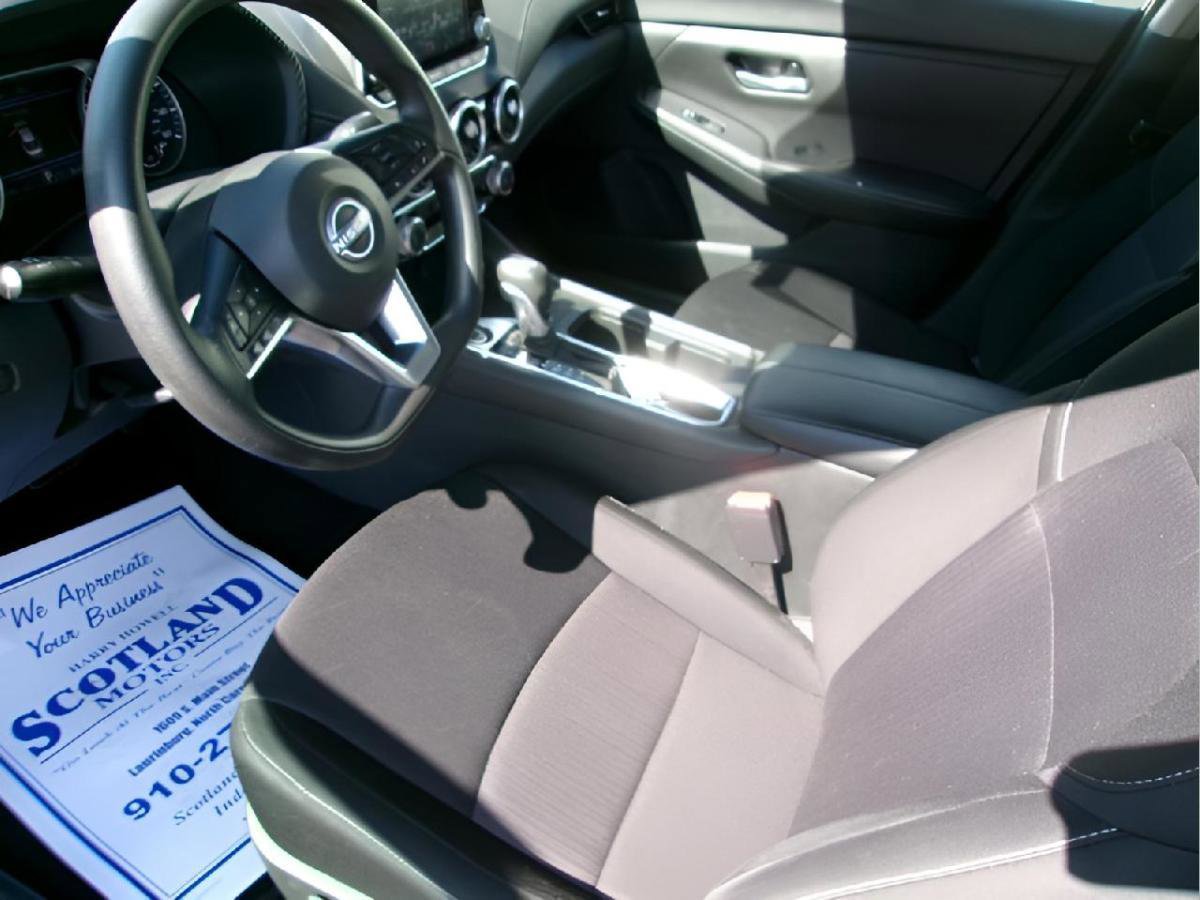 Used 2024 Nissan Sentra SV FWD image 14
