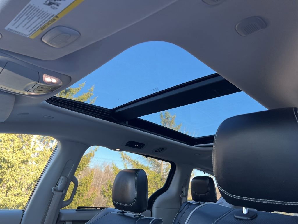 Used 2023 Chrysler Pacifica Limited image 10