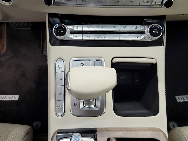 Used 2021 Genesis G90 3.3T Premium image 27