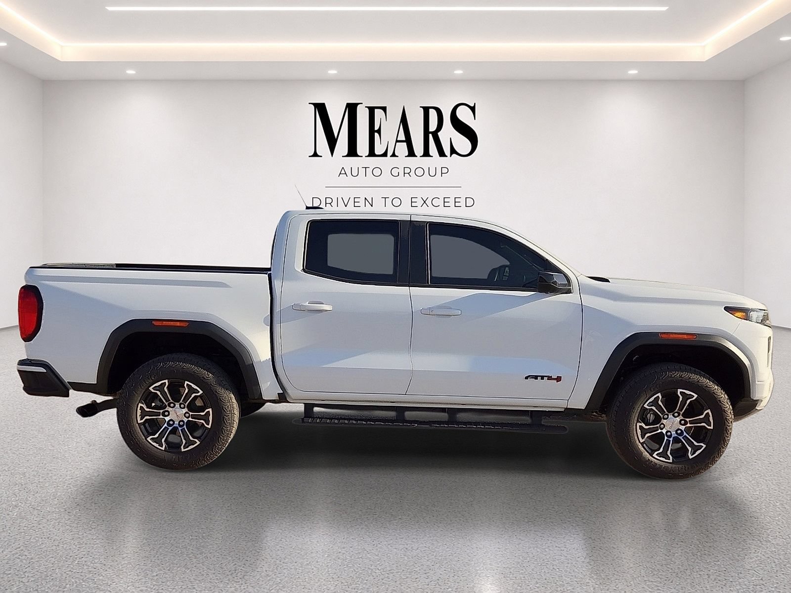 Used 2024 GMC Canyon AT4 w/ Technology Package AWD/4WD image 6
