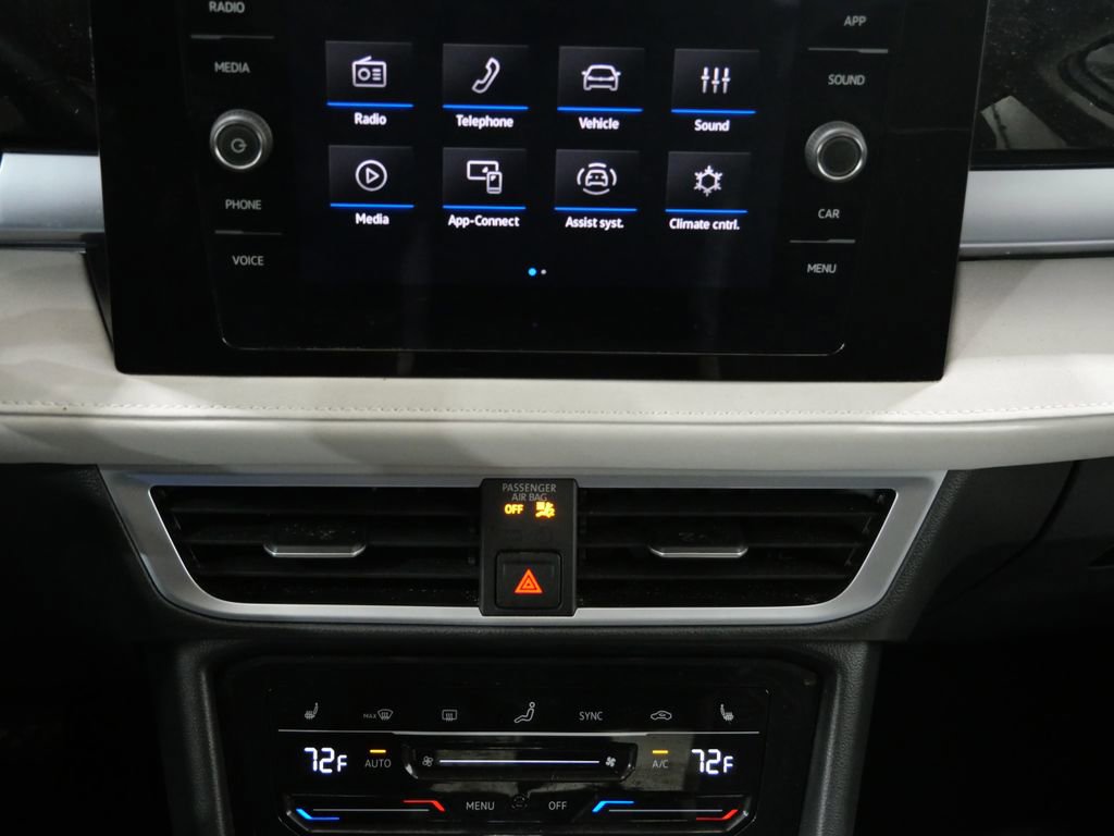 Used 2025 Volkswagen Taos SE AWD/4WD image 19