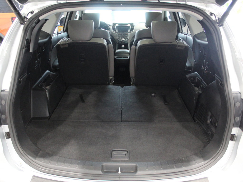 Used 2017 Hyundai Santa Fe Limited image 19