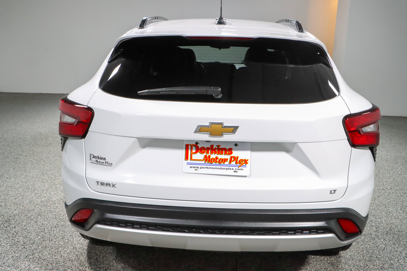 Used 2024 Chevrolet Trax LT w/ Sunroof Package FWD image 8