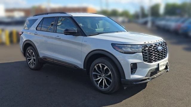 New 2026 Ford Explorer ST-Line AWD/4WD image 3
