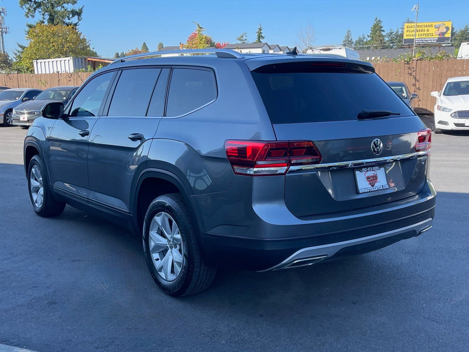Used 2018 Volkswagen Atlas Launch Edition FWD image 5