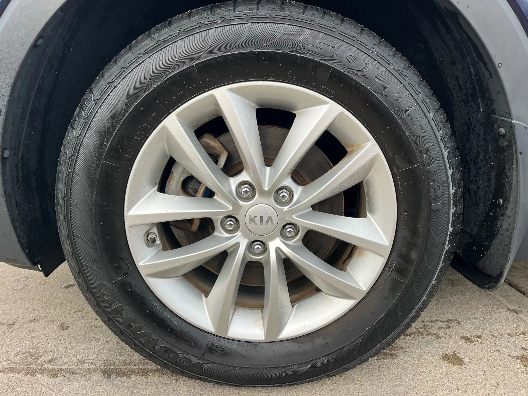 Used 2016 Kia Sorento LX image 12