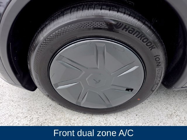 Used 2026 Tesla Model Y 2WD image 5