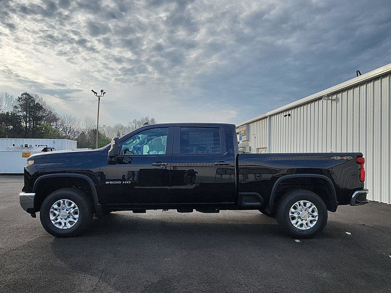 New 2025 Chevrolet Silverado 2500 LT w/ Safety Package image 2