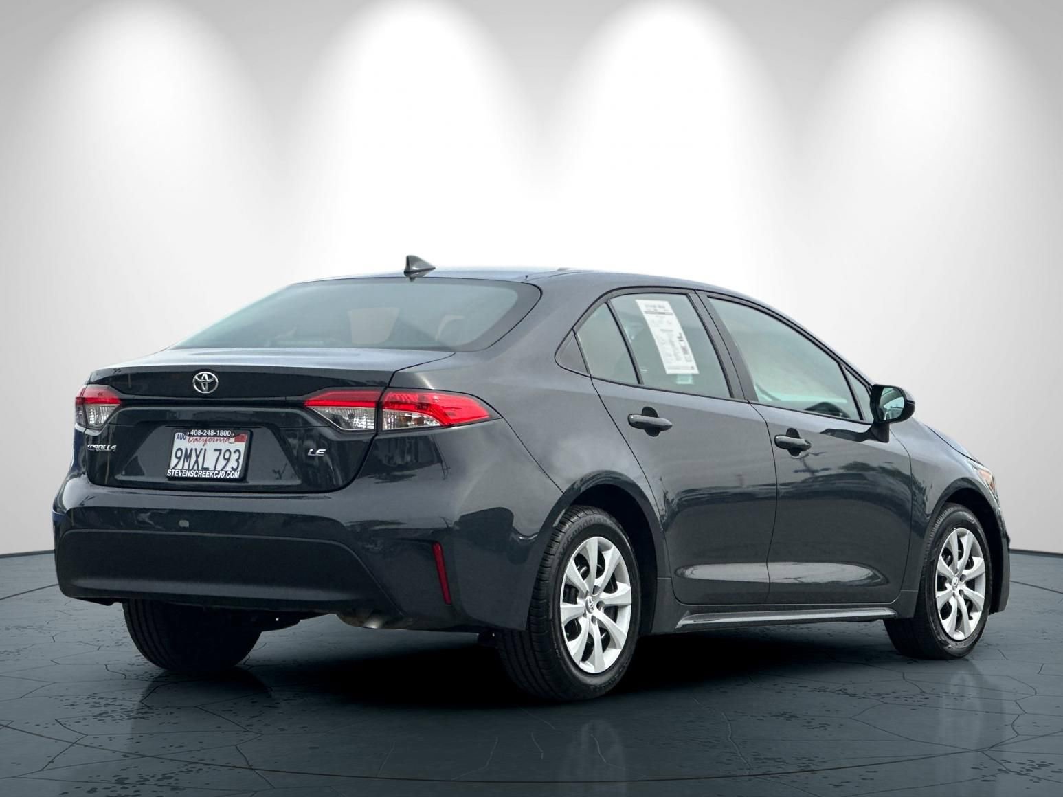 Used 2023 Toyota Corolla LE image 4