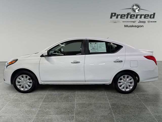 Used 2015 Nissan Versa SV image 9
