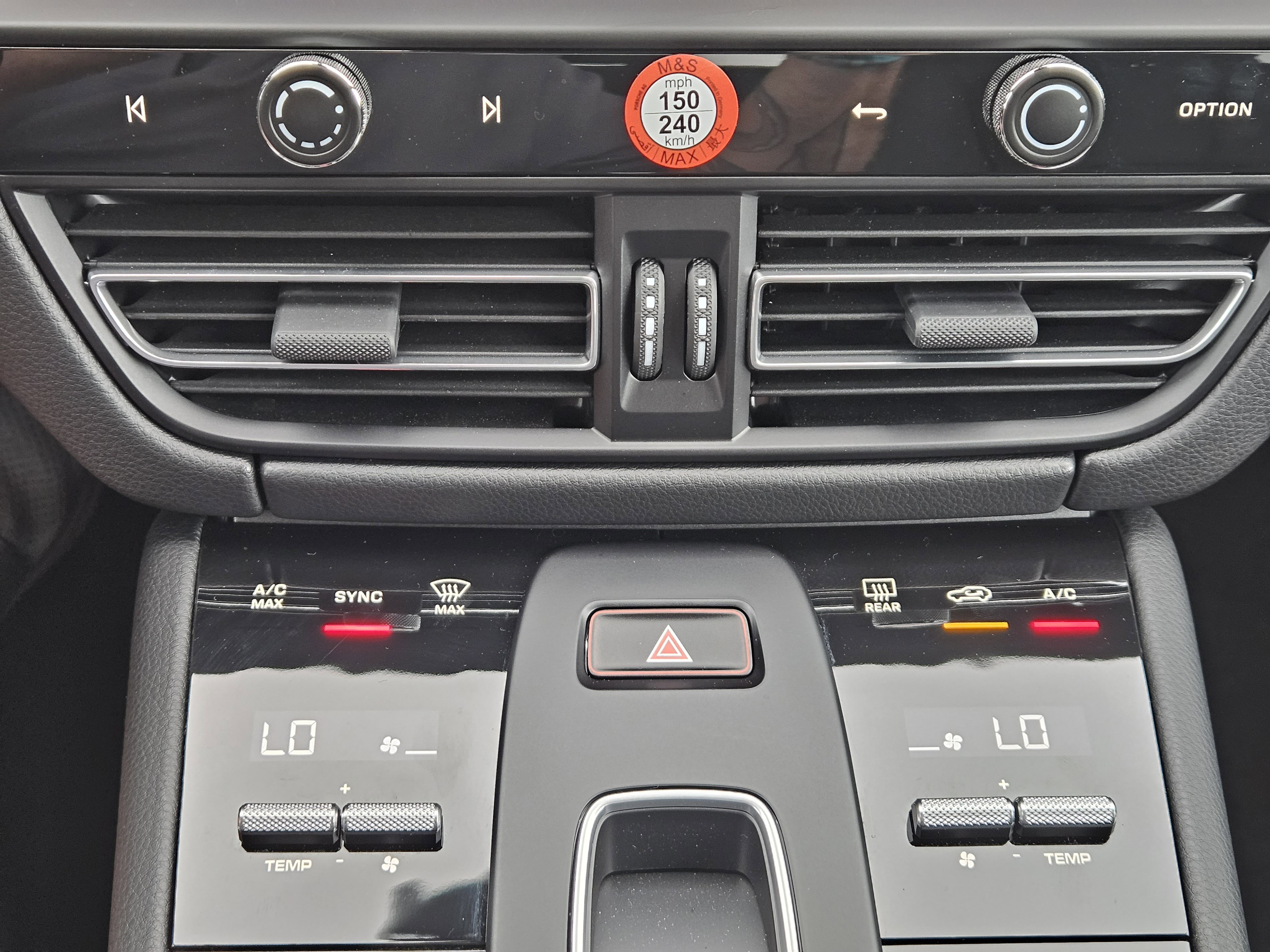 Certified 2026 Porsche Macan image 19