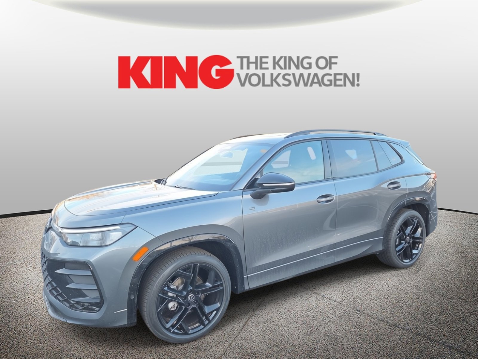 New 2026 Volkswagen Tiguan SE R-Line image 8