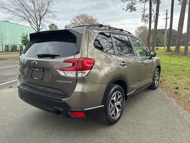 Used 2019 Subaru Forester Premium image 3