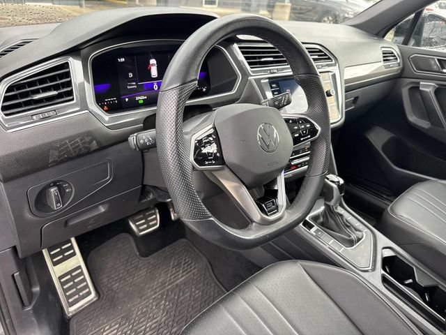 Used 2024 Volkswagen Tiguan SE R-Line FWD image 24