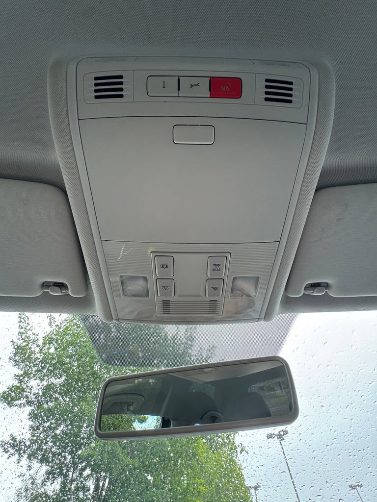 Used 2015 Volkswagen Golf S FWD image 21