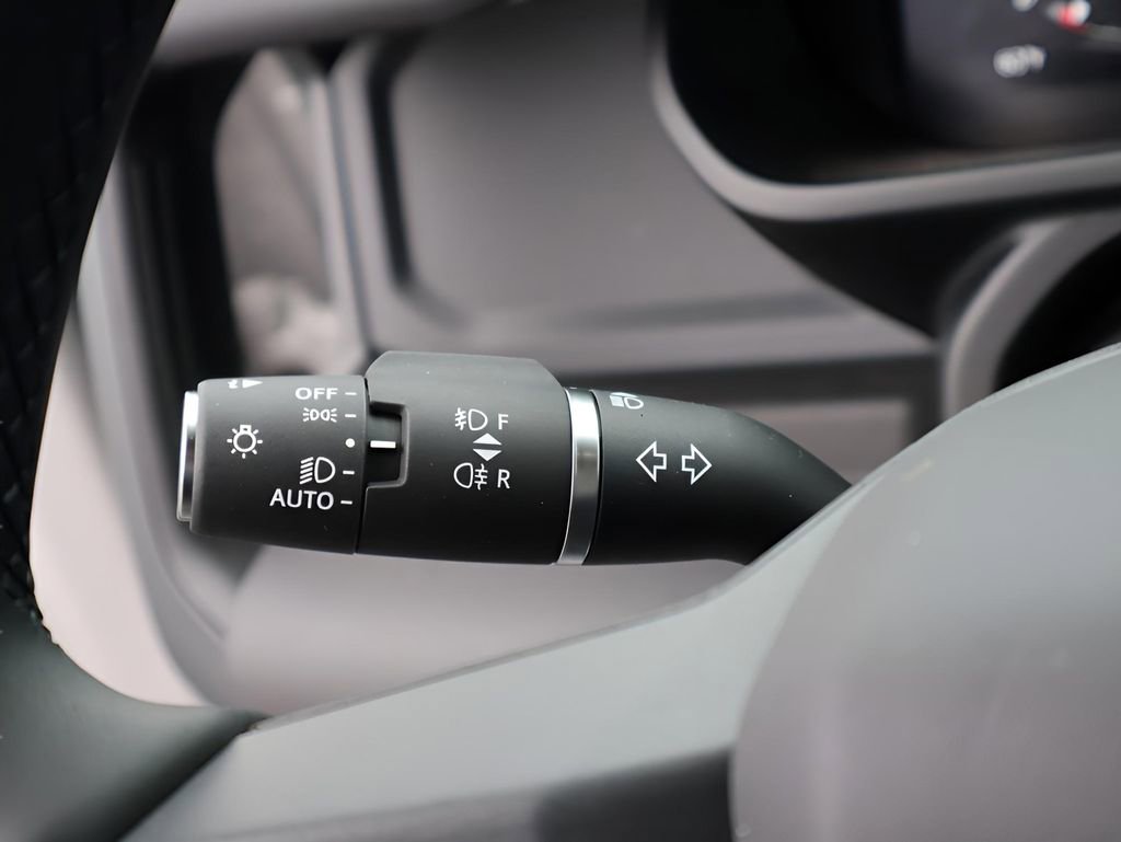 New 2026 Land Rover Defender 110 S image 34