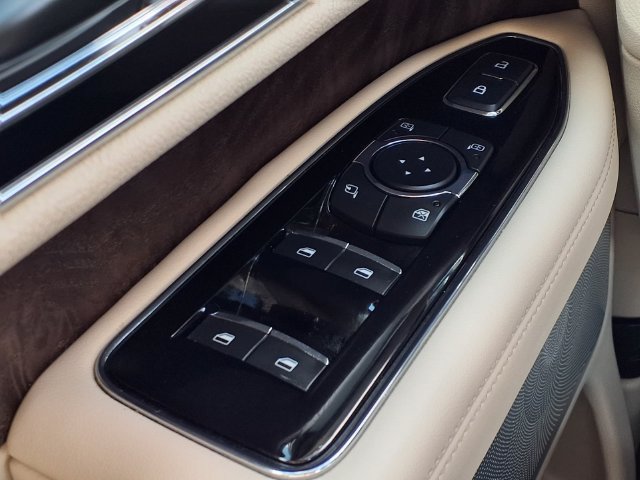 Used 2019 Lincoln Navigator Reserve AWD/4WD image 17