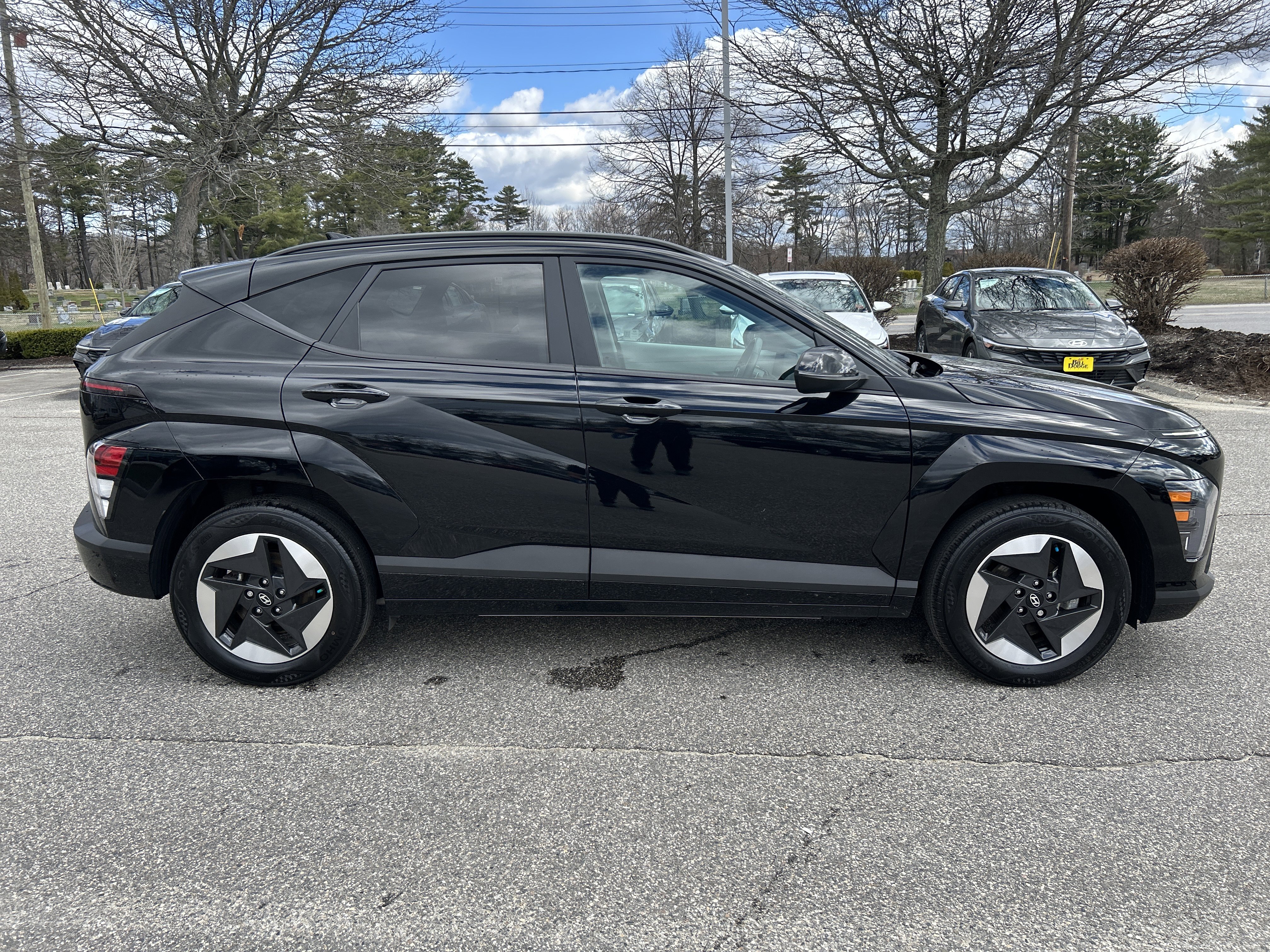 Used 2024 Hyundai Kona SEL FWD image 4