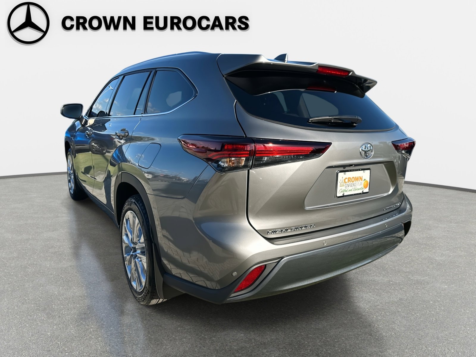 Used 2025 Toyota Highlander Limited image 10