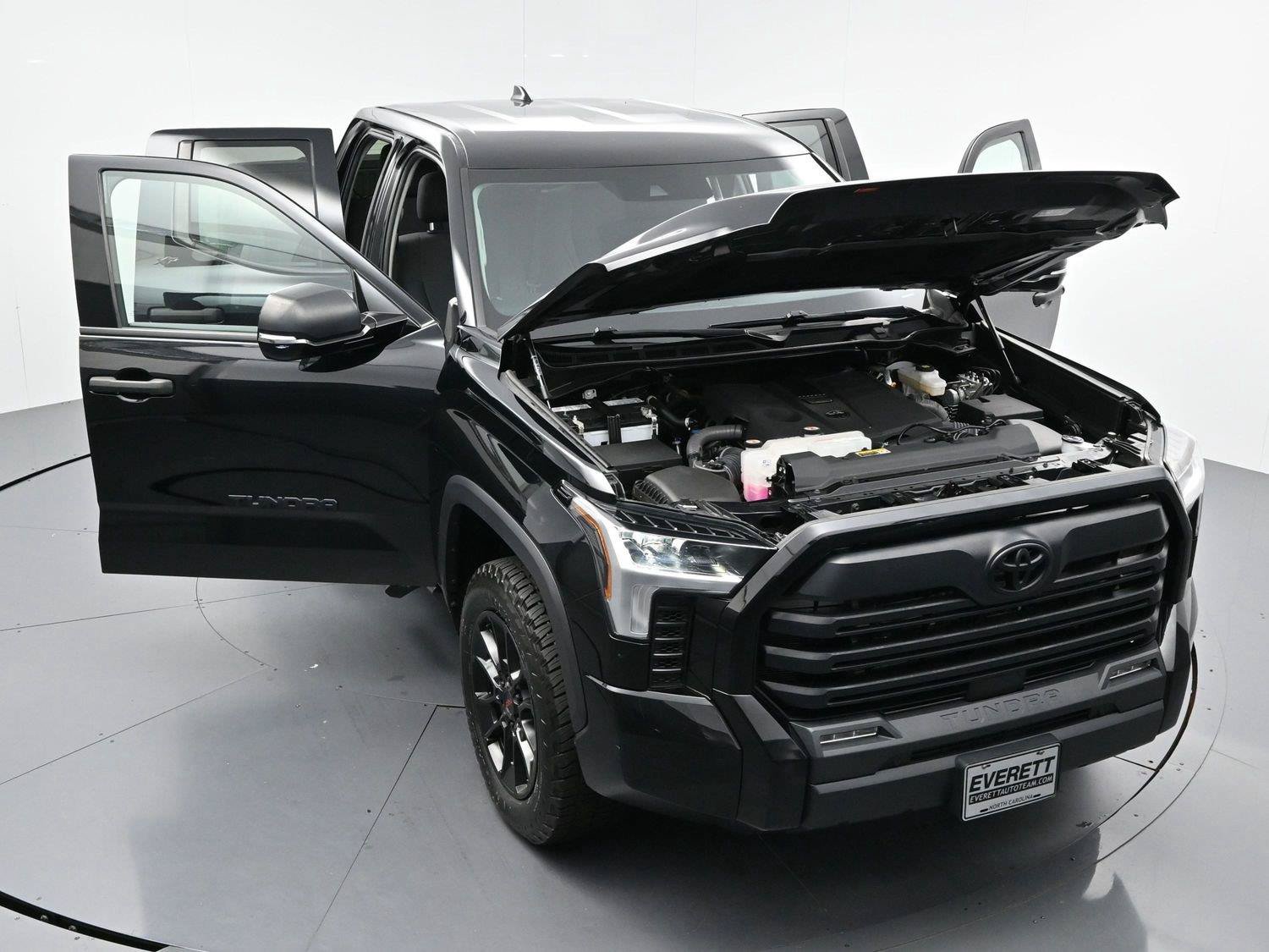 Used 2023 Toyota Tundra SR5 AWD/4WD image 39