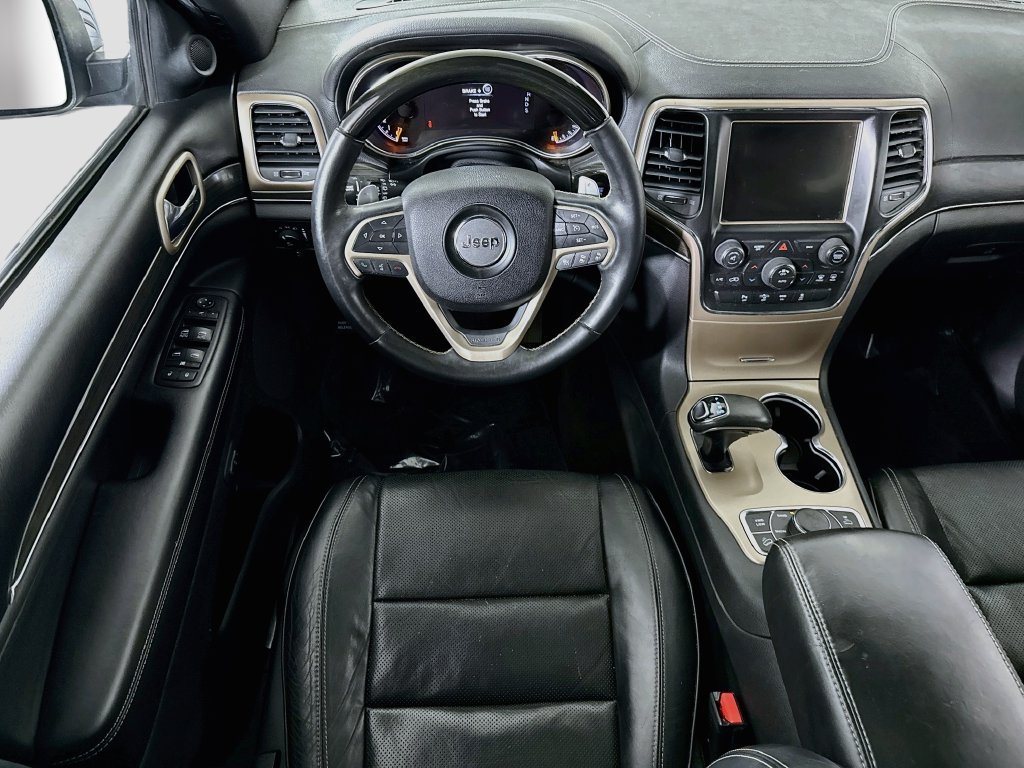Used 2015 Jeep Grand Cherokee Overland w/ Advanced Technology Group AWD/4WD image 3