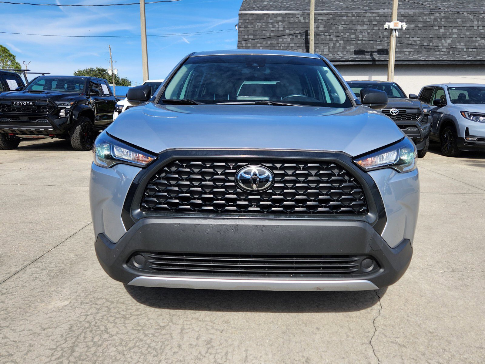 Certified 2022 Toyota Corolla Cross L image 2