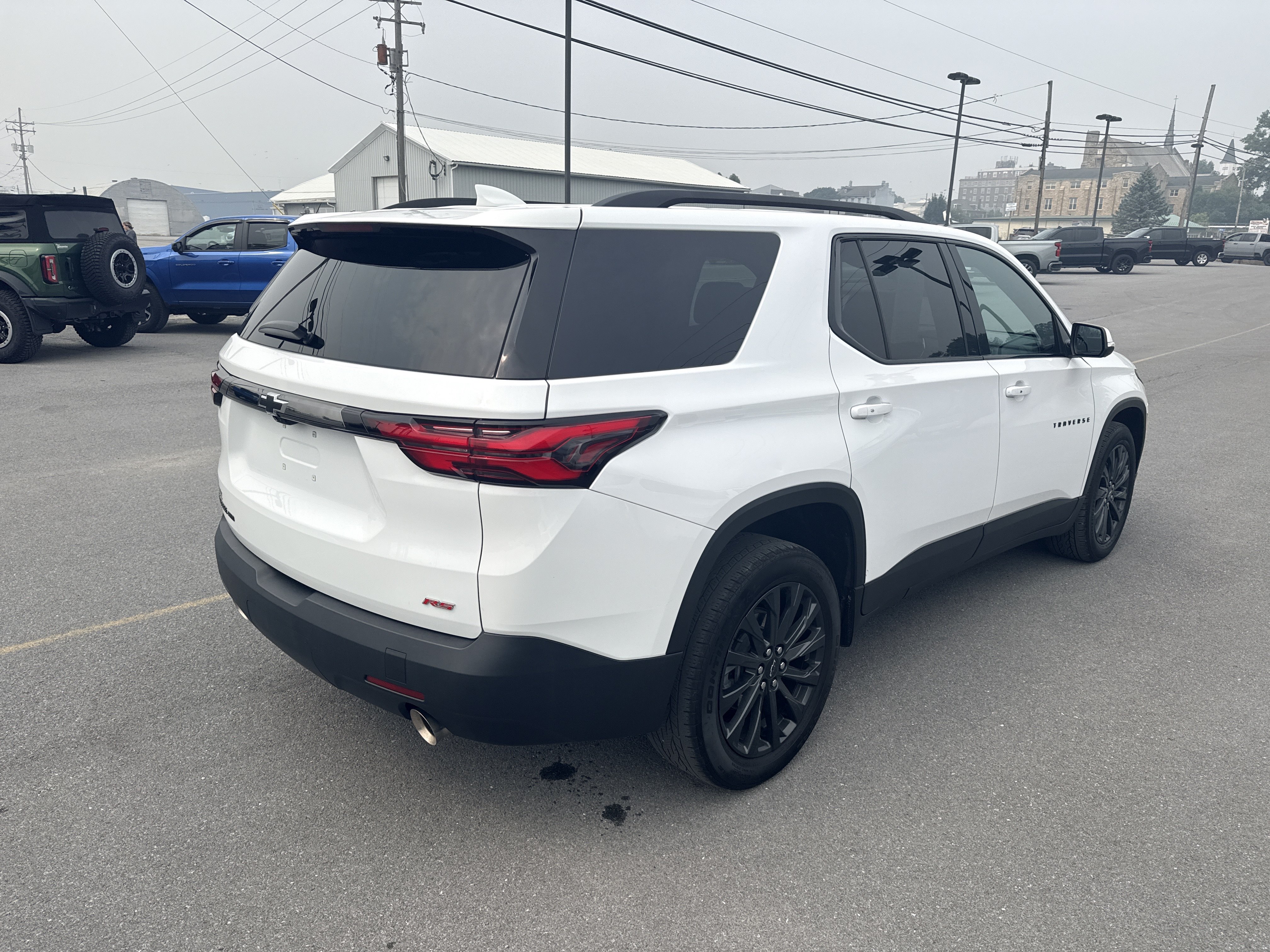 Used 2023 Chevrolet Traverse RS AWD/4WD image 3
