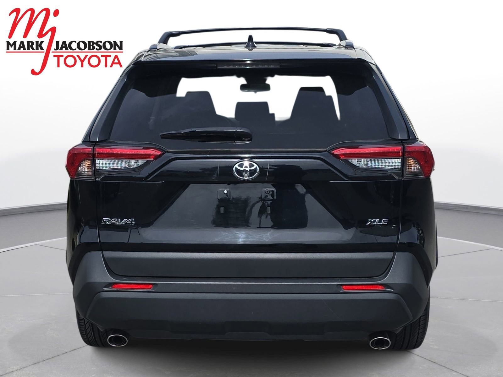 Used 2019 Toyota RAV4 XLE FWD image 10